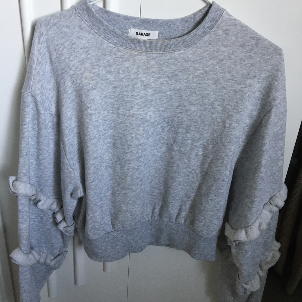 Gray cropped sweatshirt
